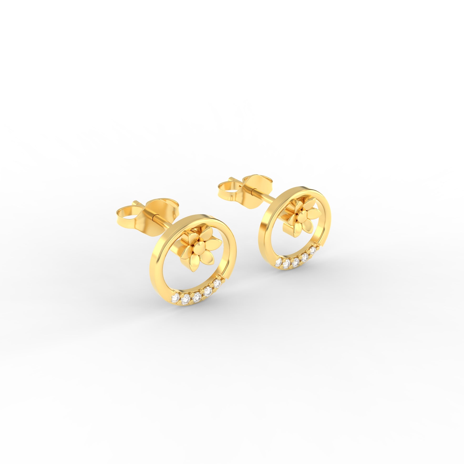 14 Kt Yellow Gold Diamond Earring